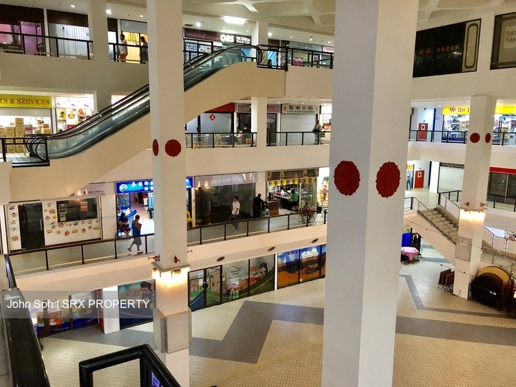 Upper Serangoon Shopping Centre (D19), Retail #394576161